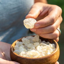 Load image into Gallery viewer, Copal Oro Resin